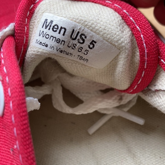 Classic red Vans sneakers ❤️ Women’s 6.5 / Men’s 5 - Picture 5 of 12